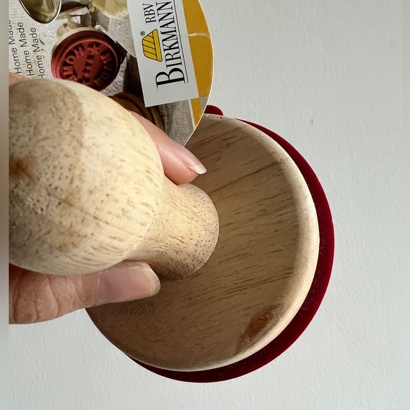 Birkmann Red Wooden Baking Homemade Star Circle Cookie Stamp - Picture 4 of 7